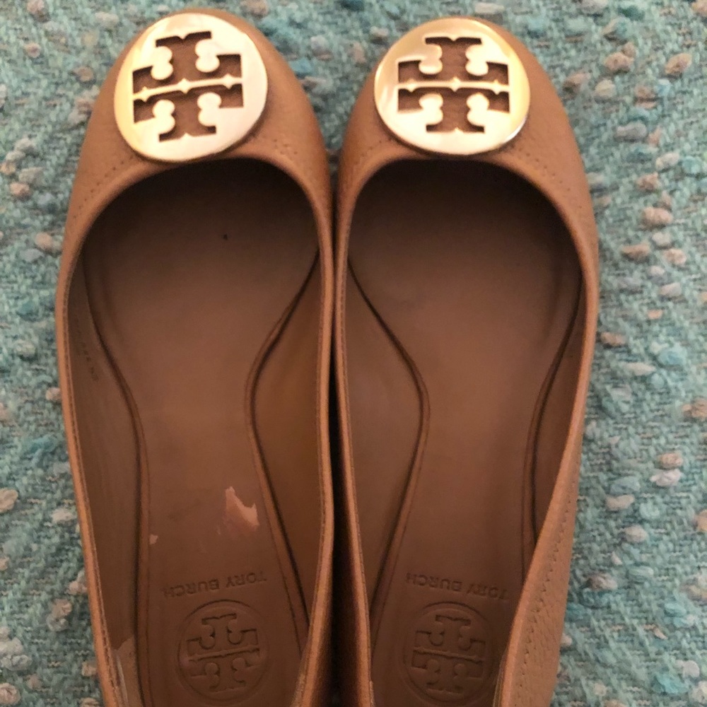 Tory Burch camel colored flats 6.5